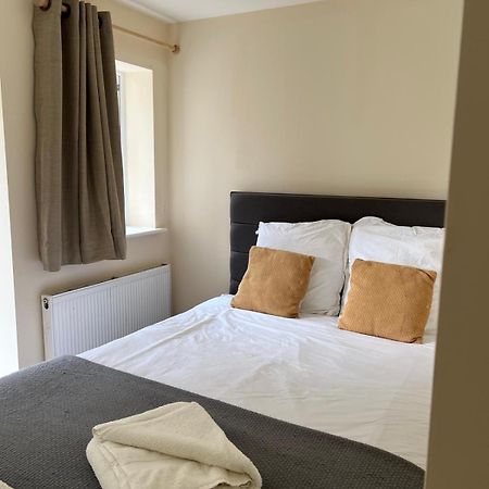 Ybc Court, Aldershotアパートメント エクステリア 写真