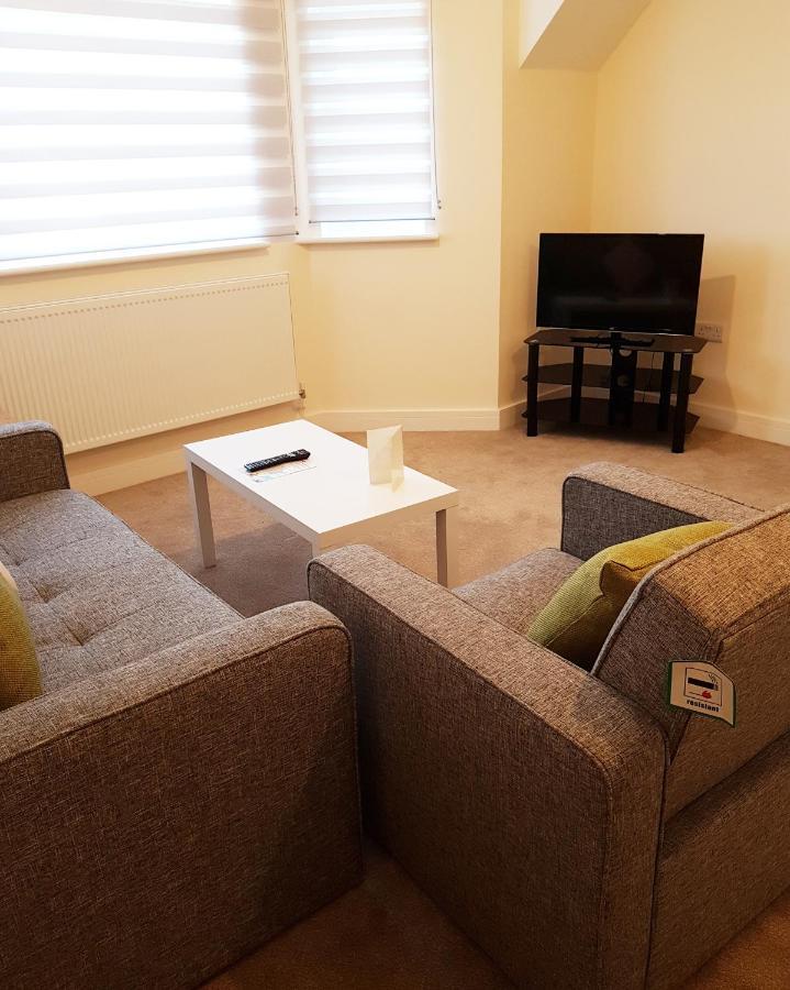 Ybc Court, Aldershotアパートメント エクステリア 写真