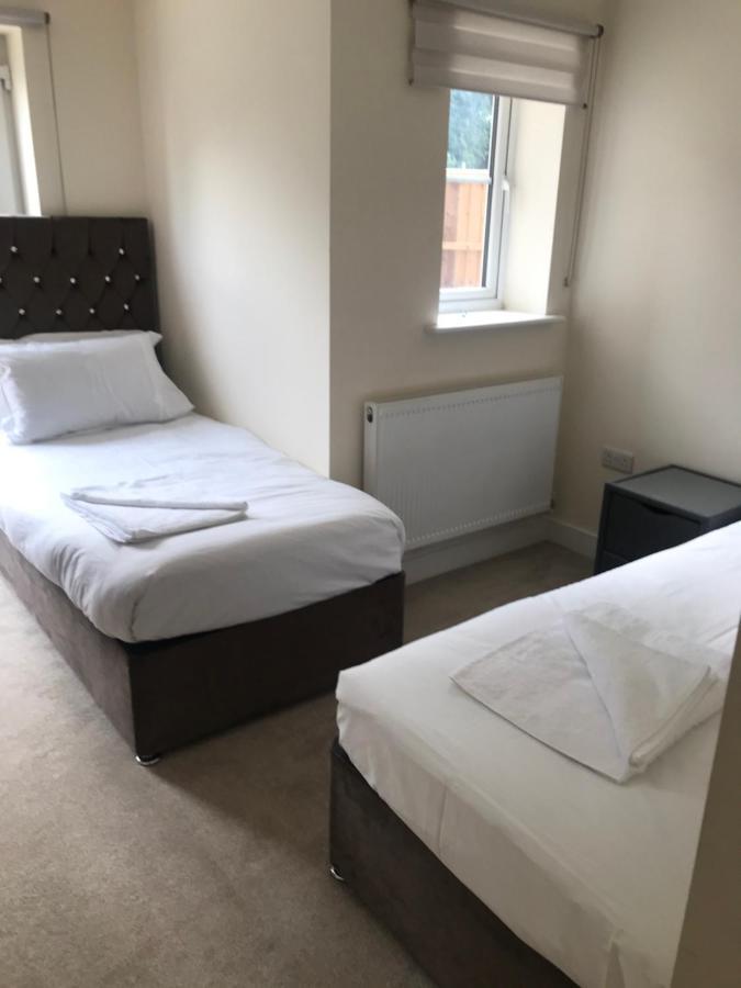 Ybc Court, Aldershotアパートメント エクステリア 写真