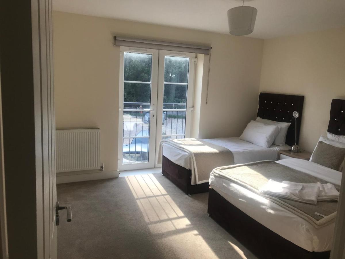 Ybc Court, Aldershotアパートメント エクステリア 写真