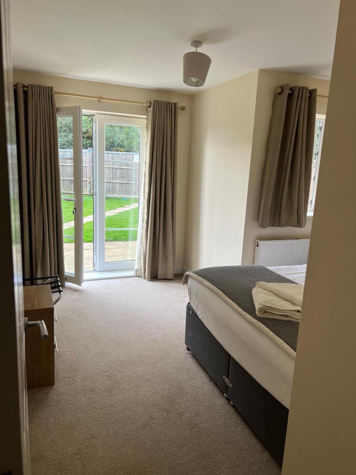Ybc Court, Aldershotアパートメント エクステリア 写真